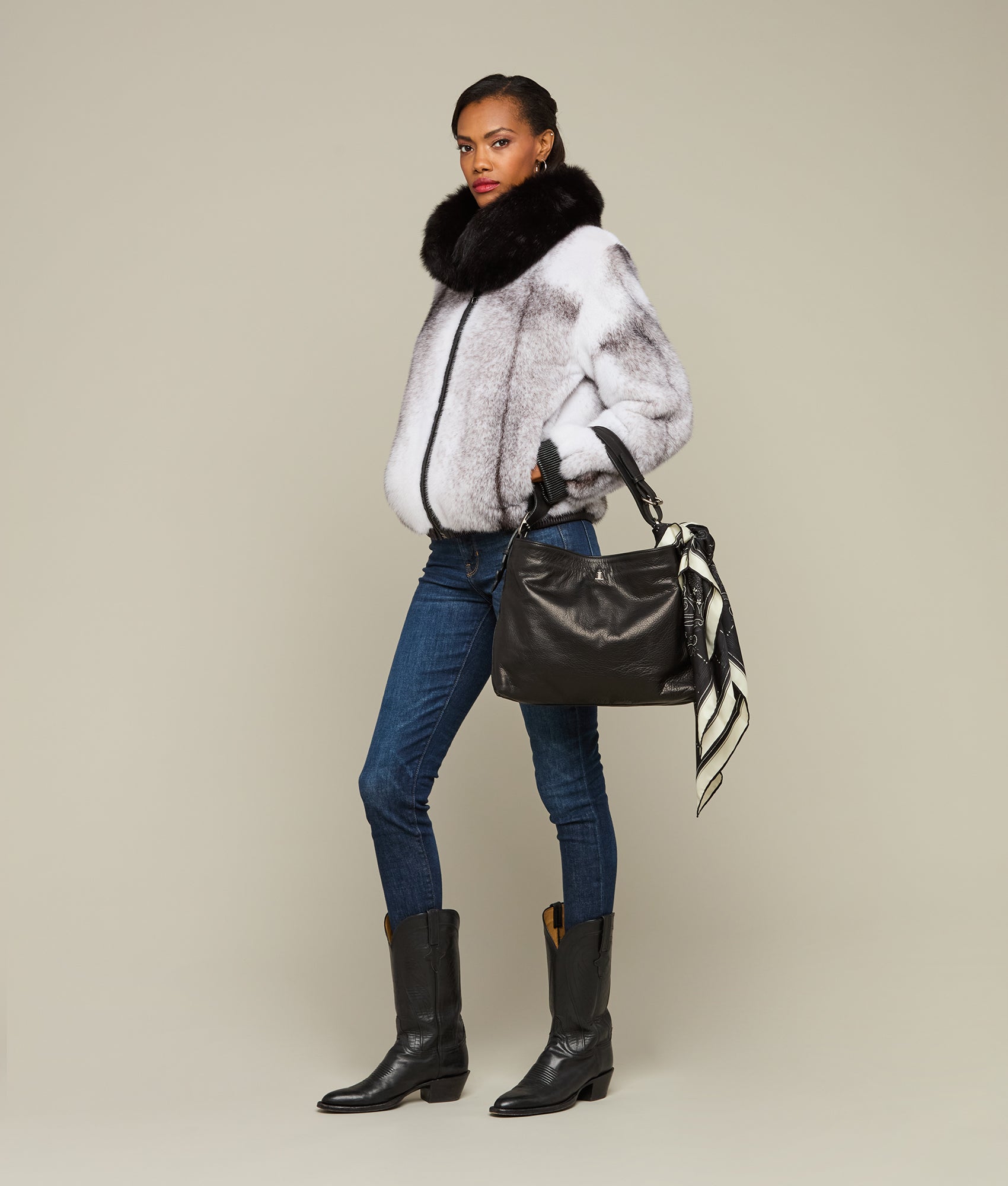 Medium Maryn Shoulder Bag :: Black - Image 2